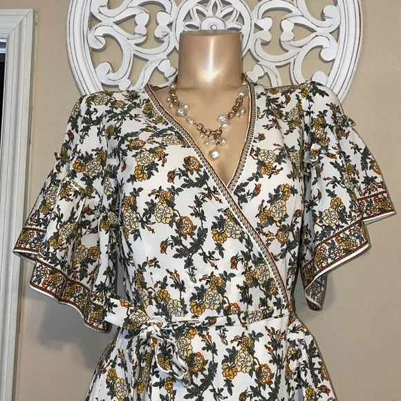 Max studio women’s large 12 14 dress wrap mini white yellow green floral pattern - Picture 3 of 10